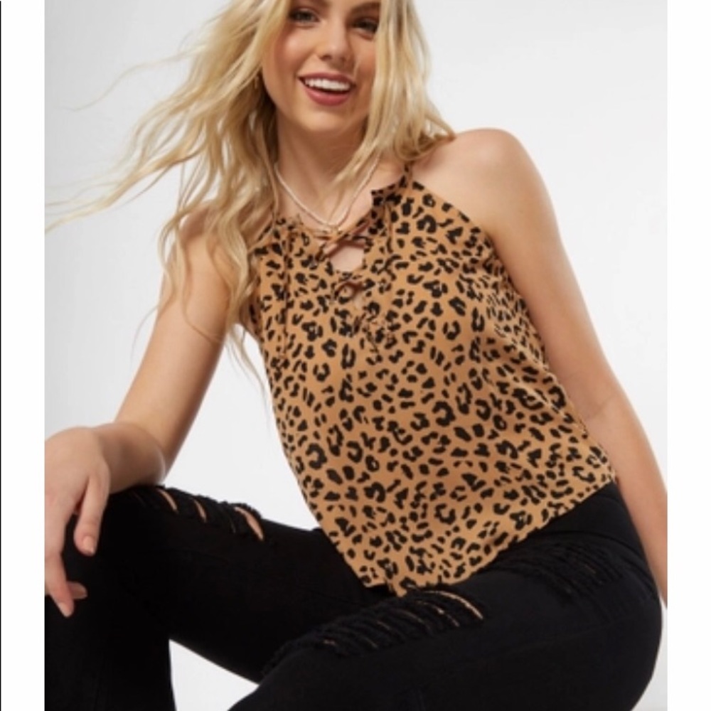 Cheetah print lace hanky hem tank top 💌